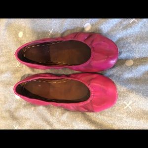Fuchsia Tieks size 9